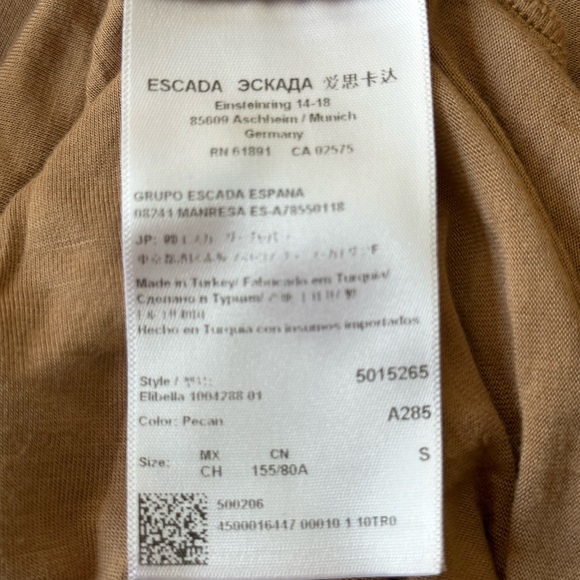 Escada - Picture 2 of 3